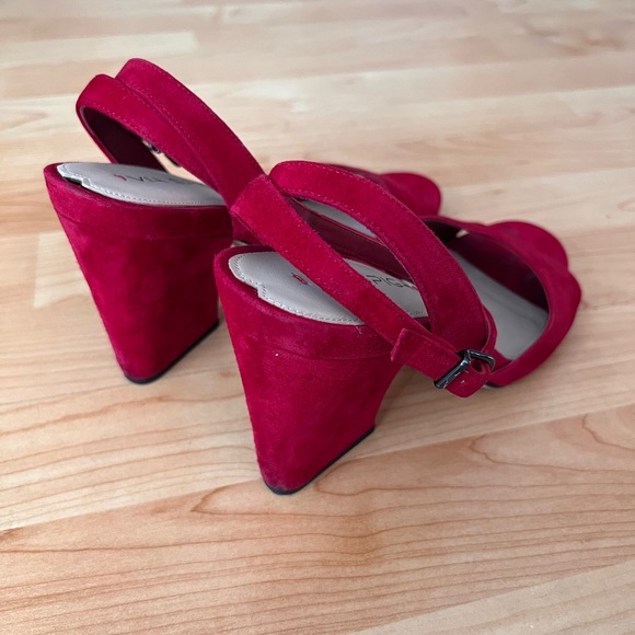 Via Spiga Red Suede Sandals - Picture 5 of 9